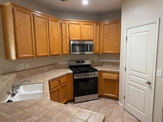 Building Photo - Spacious Single Story House in Natomas
