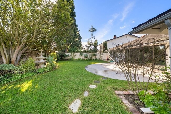 Building Photo - 2646 Basswood St