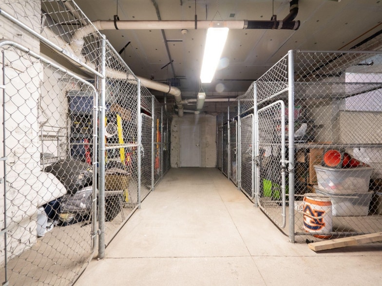 Building Photo - 106 N High St