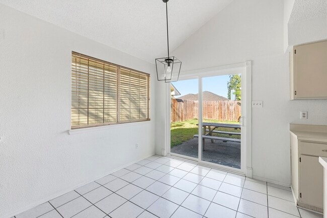 Building Photo - 23314 Prairie Bird Dr