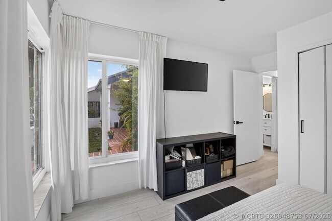 Building Photo - 16709 SW 5th Ct