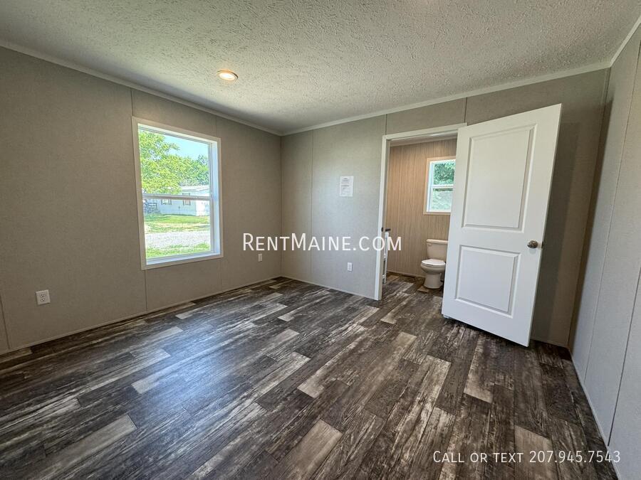 Building Photo - 168 A St