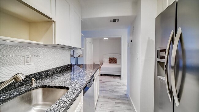 Building Photo - 2401 Collins Ave