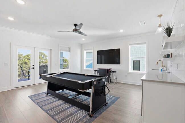 Building Photo - 120 Dune Dr