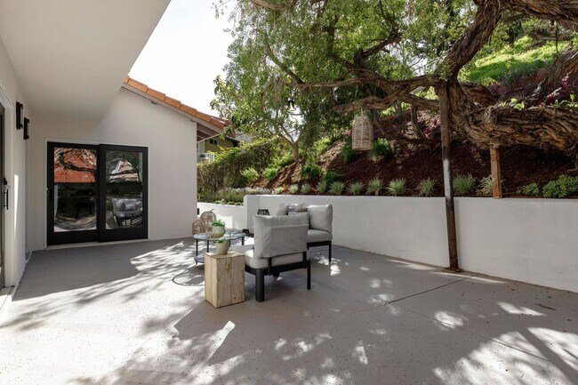 Building Photo - **3900 Paseo De Las Tortugas Torrance** Spacious 4 bedroom 3 bath with beautiful view!