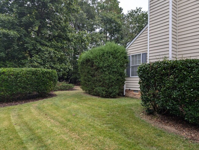 Building Photo - Spacious Home in Longhill Gate