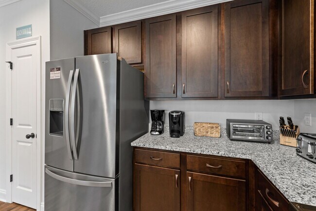 Building Photo - 1712 Sound Haven Ct