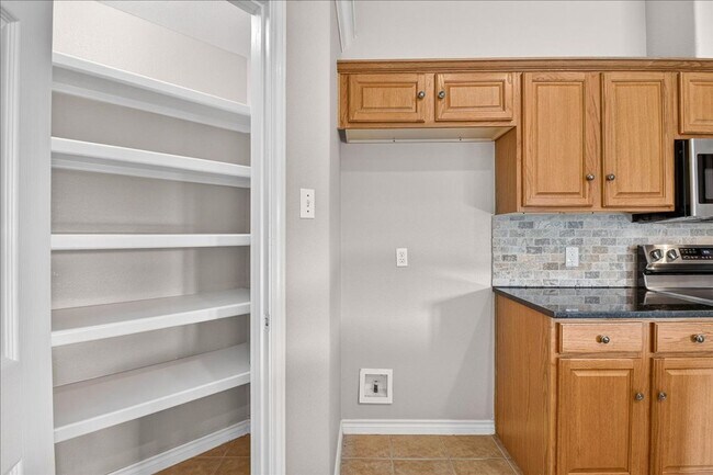 Building Photo - 5114 Spring Brook Dr