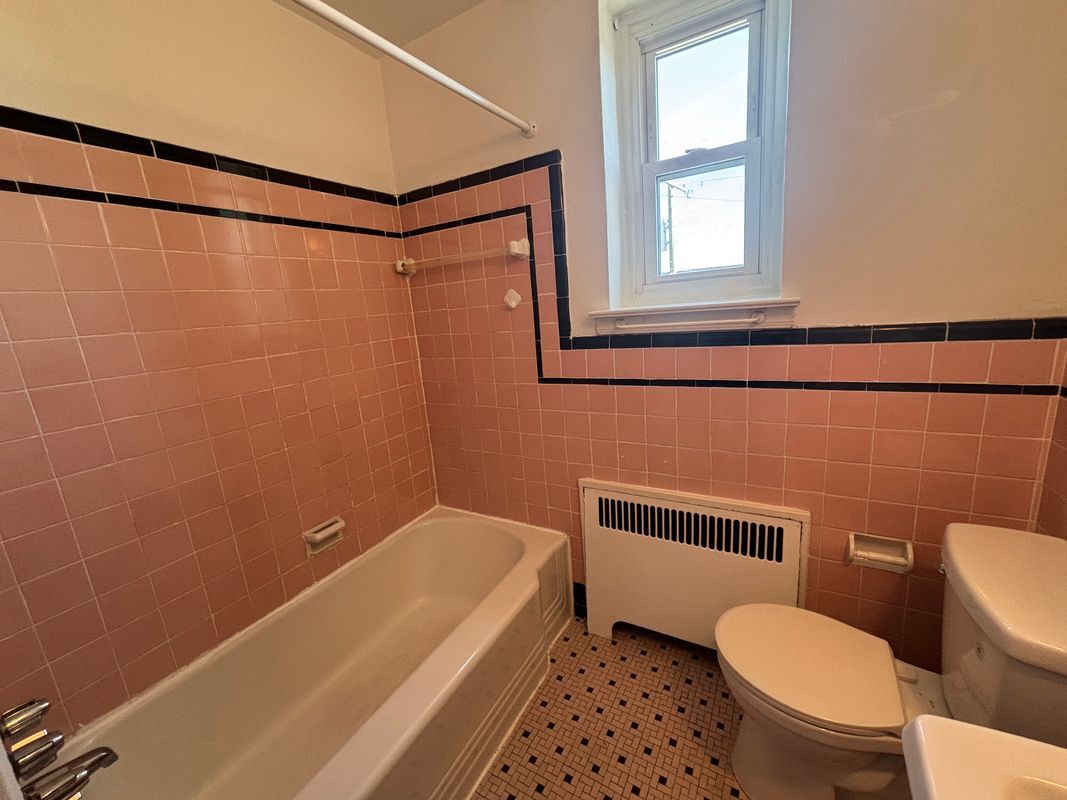 Building Photo - 4555 Bleigh Ave