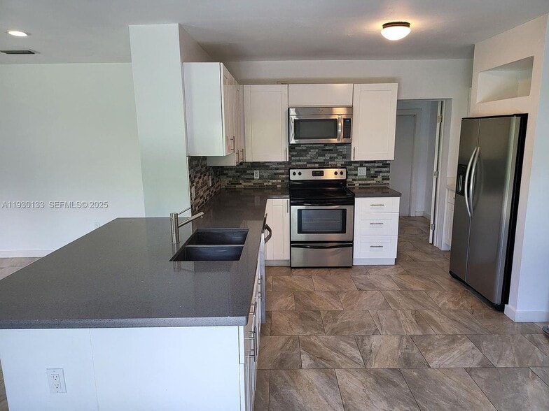 Building Photo - 8575 SW 125th St