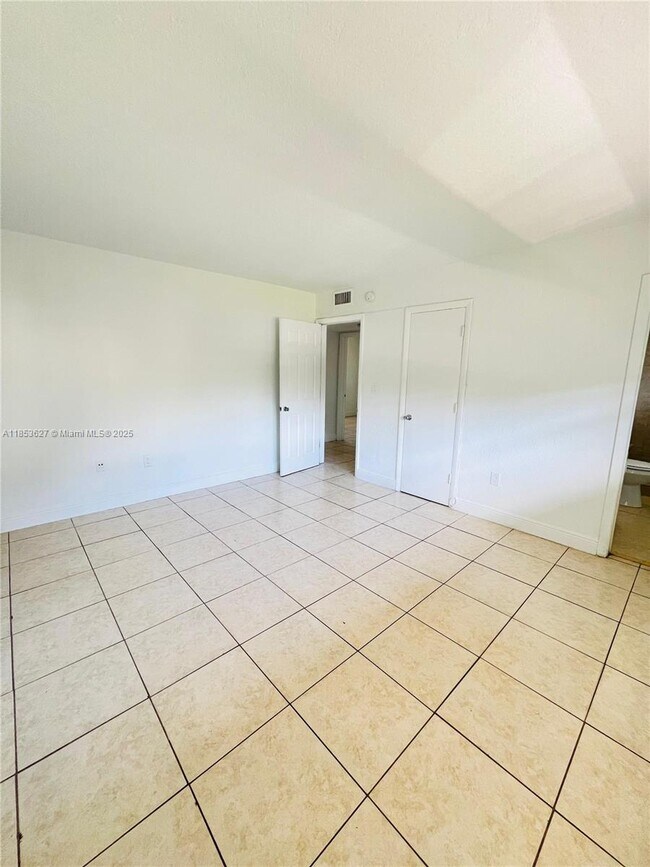 Building Photo - 8601 SW 94th St