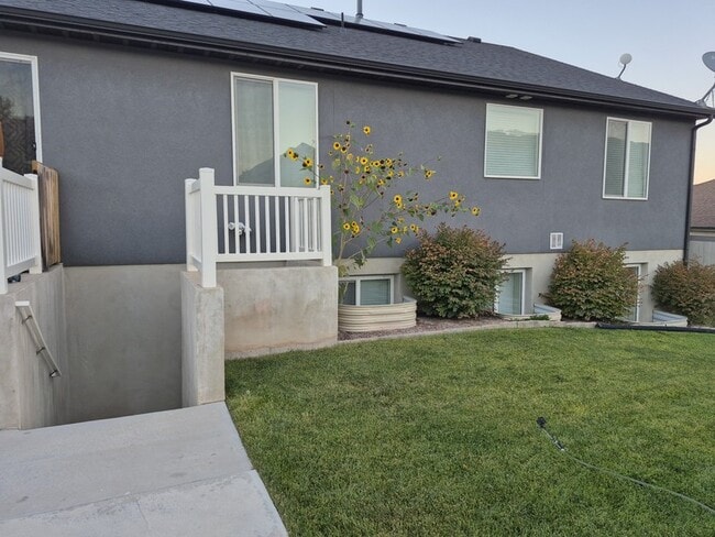 Building Photo - 352 Stone Hollow Dr