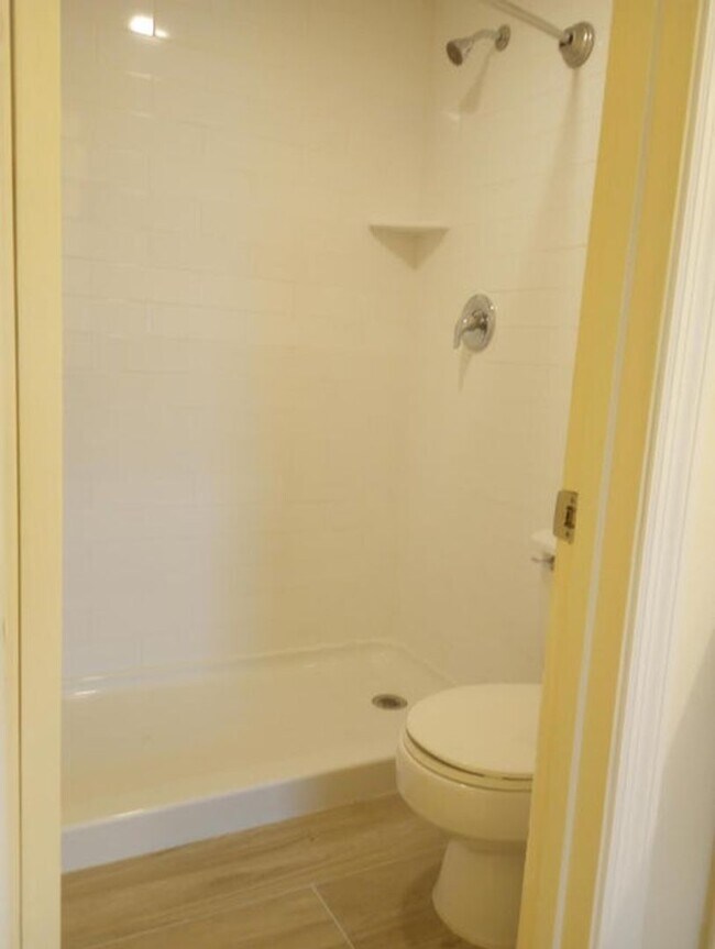 Building Photo - Rental in Stuart