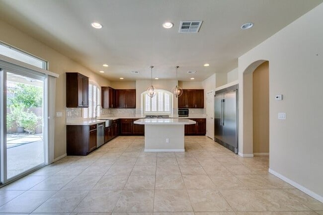 Building Photo - Bright & Spacious 5-Bedroom Home with 3-Car Garage in 89141
