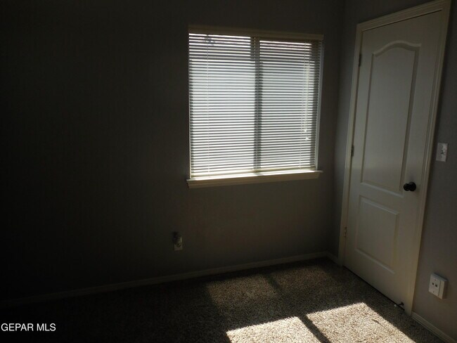Building Photo - 7045 Eagle Nest Ct