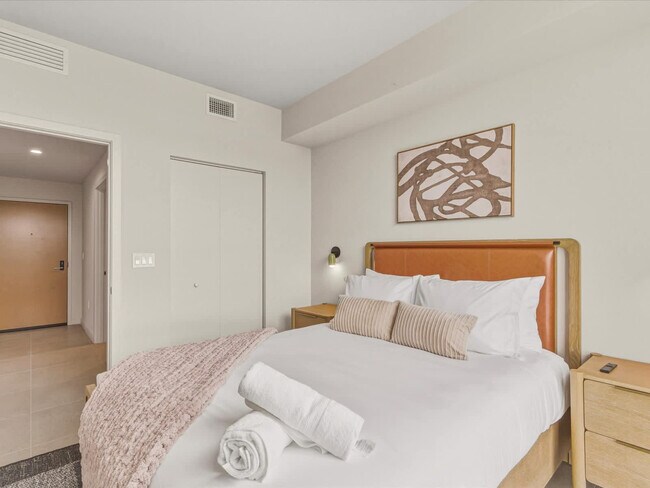 Building Photo - 11 NE 6th St