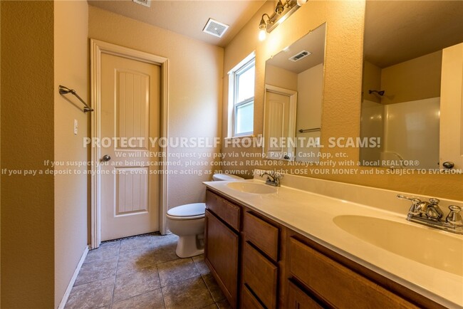 Building Photo - 4334 W Pecan St