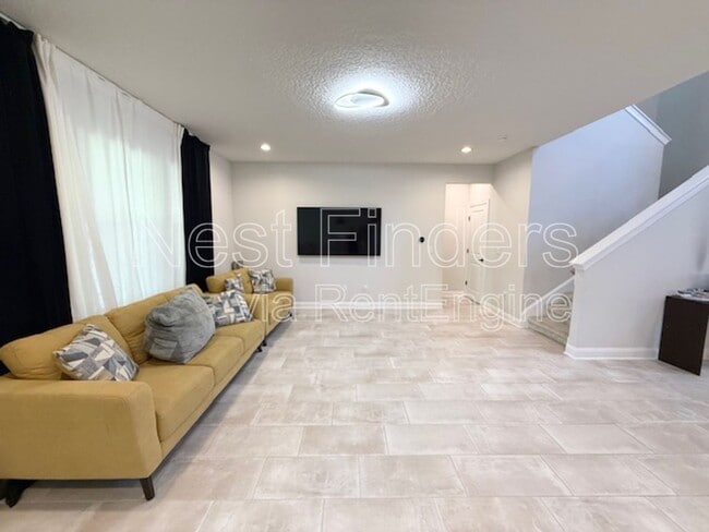 Building Photo - 676 Natureland Cir