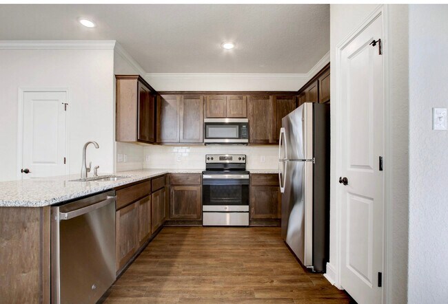 Building Photo - 10340 Lynwood Crk