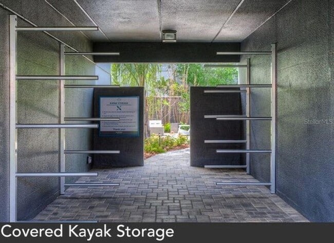 Building Photo - 1824 Shore Dr S