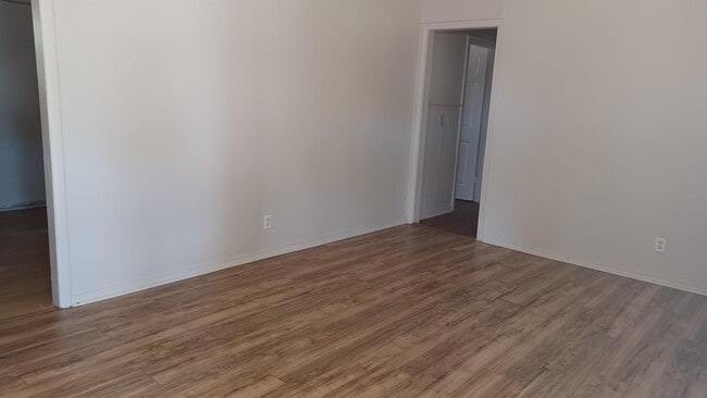 Building Photo - 812 Bell Dr