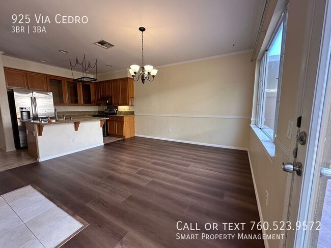 Building Photo - Beautiful Chula Vista 3bed+1 Loft, 2.5 bat...