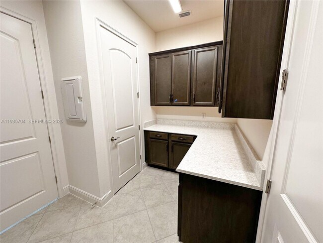 Building Photo - 13646 Abberwick Dr