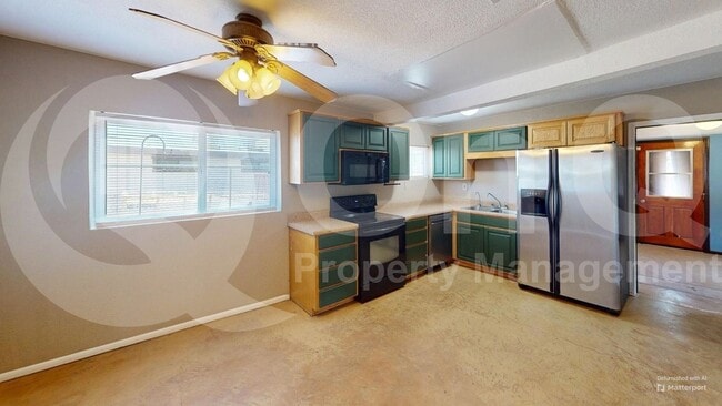 Building Photo - 906 E Halcyon Rd