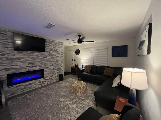 Building Photo - 1010 San Remo Rd