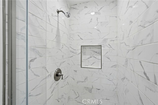 Building Photo - 6637 Balcom Ave