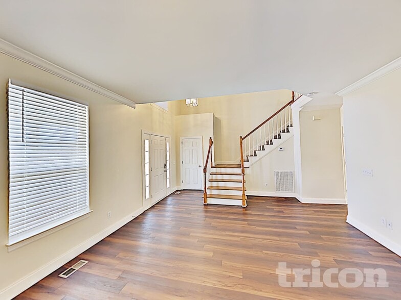 Building Photo - 1705 Walden Ct