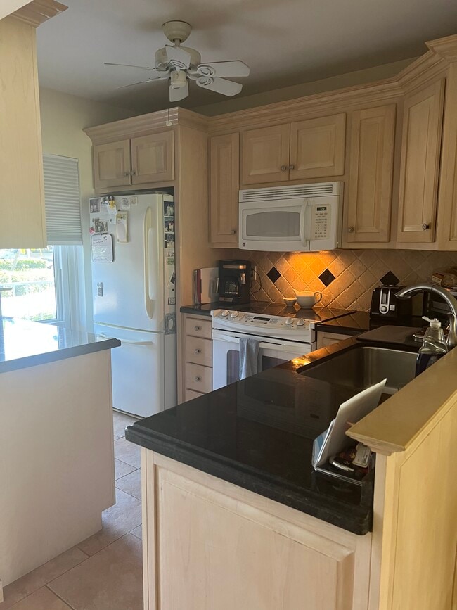 Building Photo - 3100 S Ocean Blvd