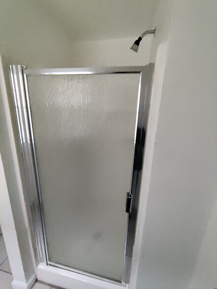 First floor full bathroom - 235-2 Columbia Rd