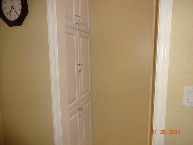 Building Photo - 1144 Delaney Ave