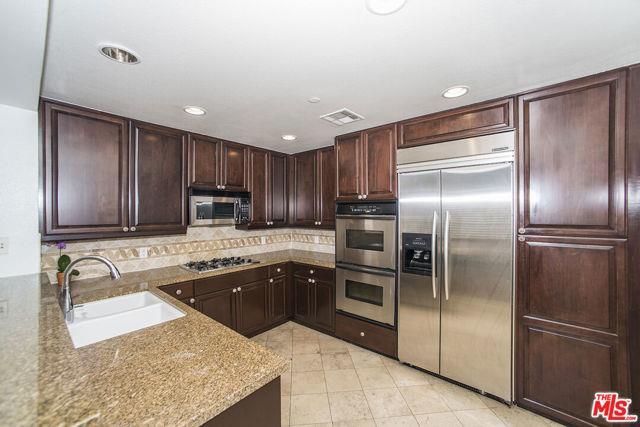 Building Photo - 5625 Playa Vista Dr