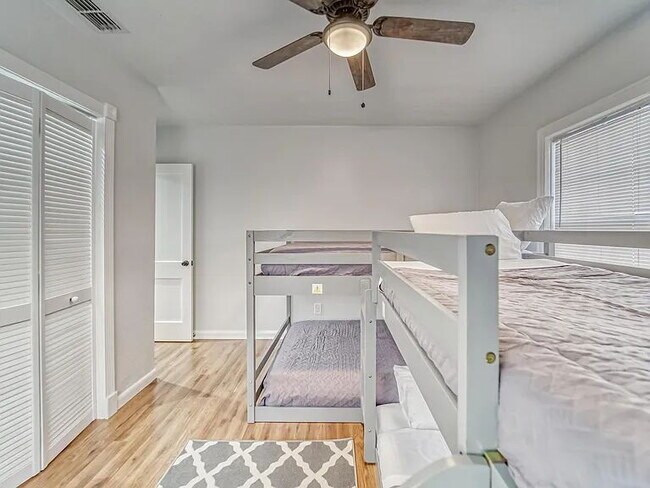 Building Photo - Riverside Heights Pool Home | Across from the Hillsborough River