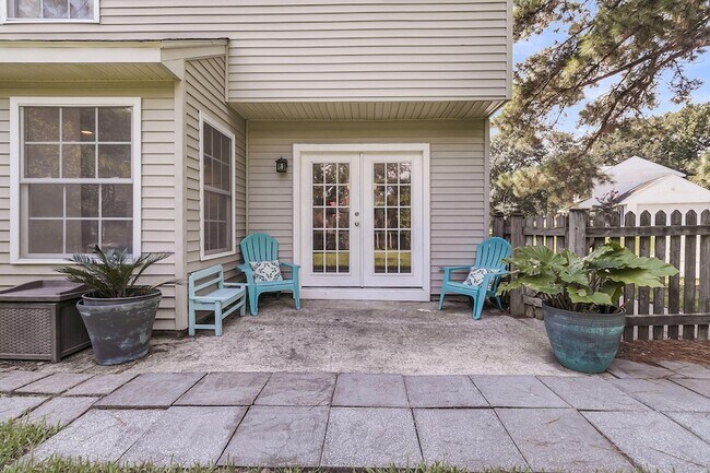 Building Photo - 339 Mt Royall Dr