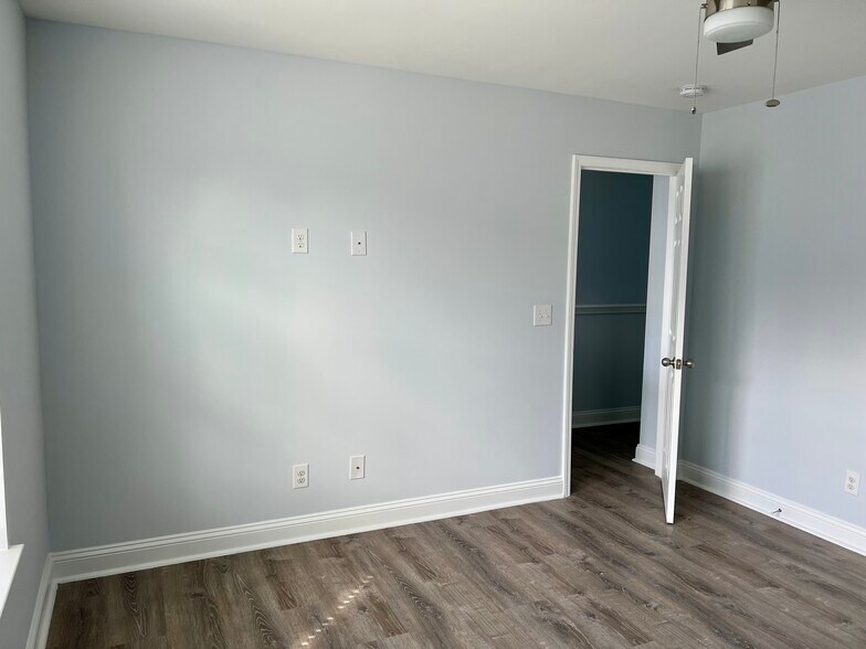 Building Photo - 609 37th Ave N