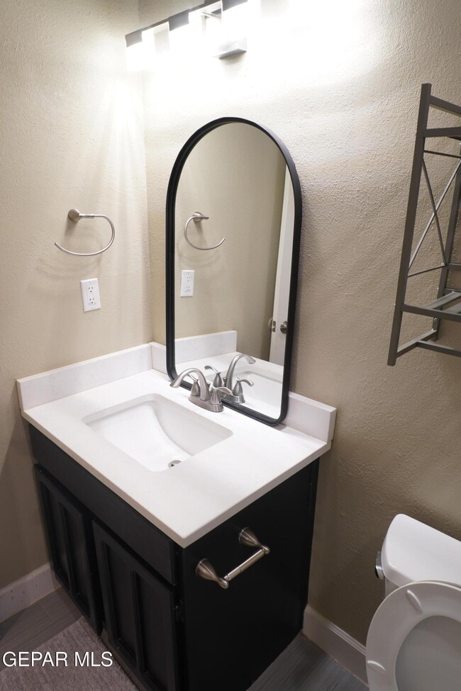 Building Photo - 4614 N Stanton St