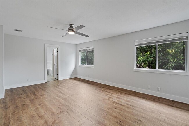 Building Photo - 1203 Thackeray Ln