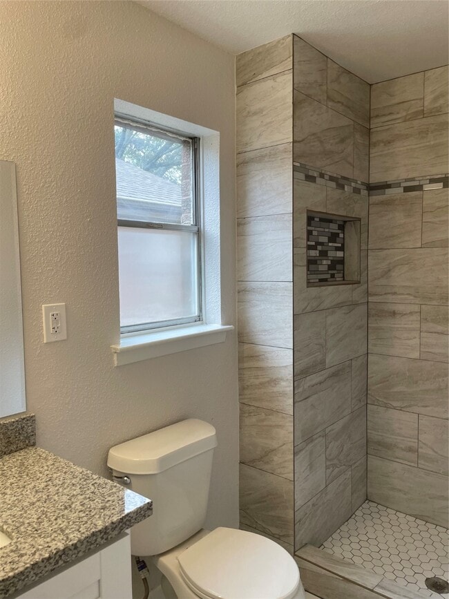 Building Photo - 9743 Grenadier Dr