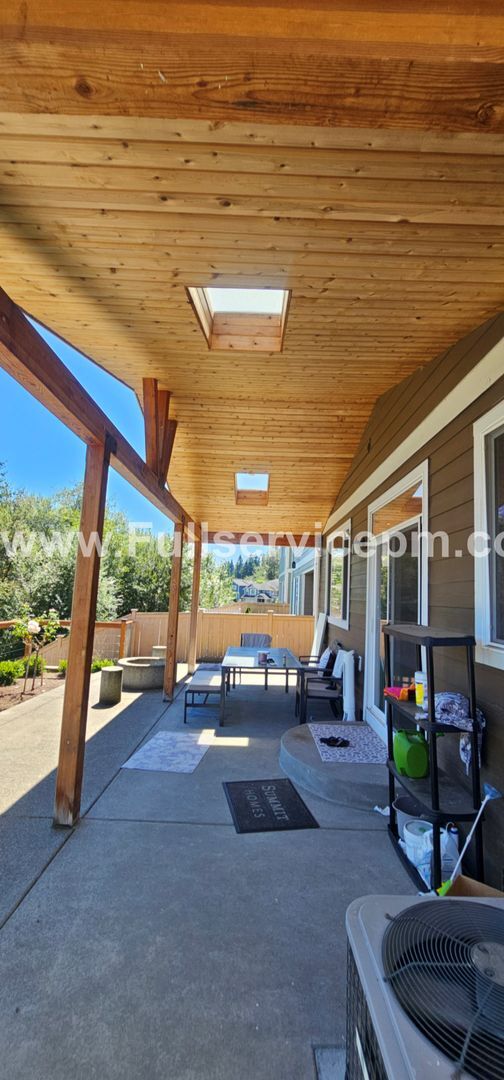 Building Photo - Newer Incredible home with all the amenities!