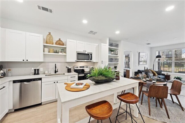 Building Photo - 2945 Cumberland Mall