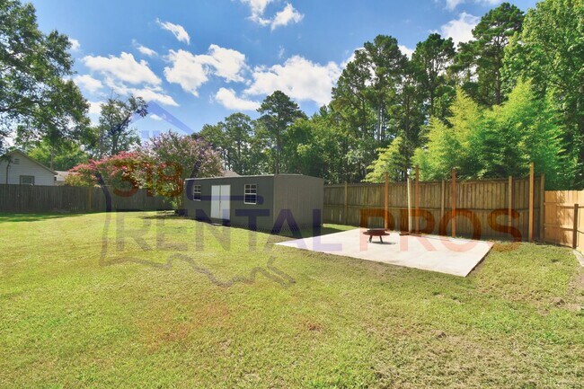 Building Photo - 4 Bed, 3 Bath Home in Ruston