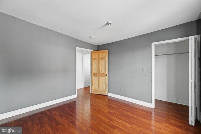 Building Photo - 301 W York St