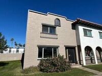 Building Photo - 2927 E Fairmount Ave