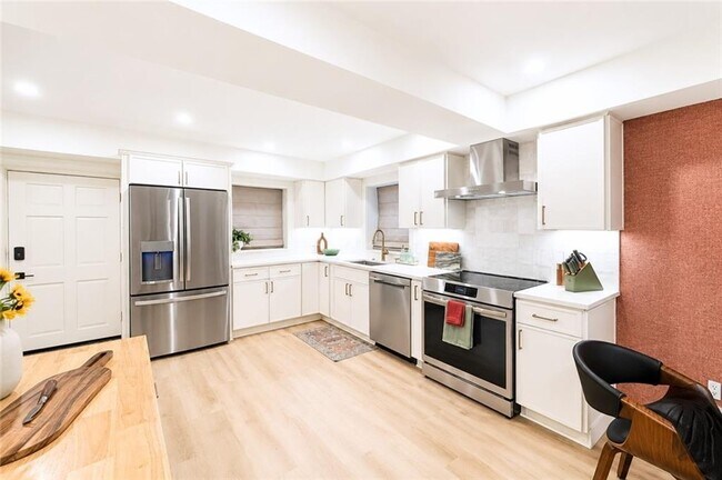 Building Photo - 3250 Wynn Dr