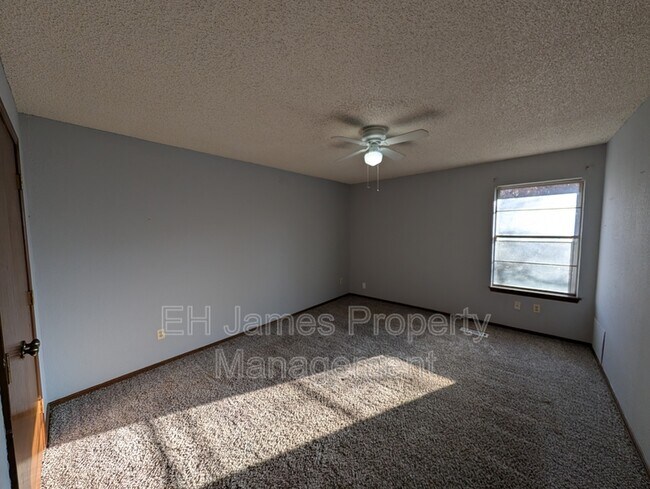 Building Photo - 7325 S Canton Ave