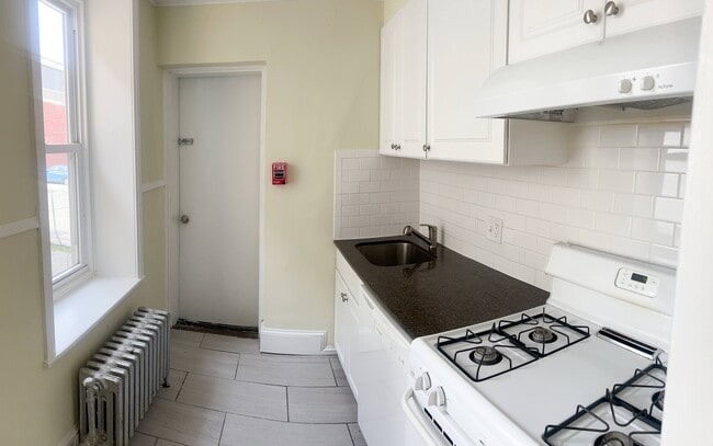 Building Photo - 53 W Maplewood Mall