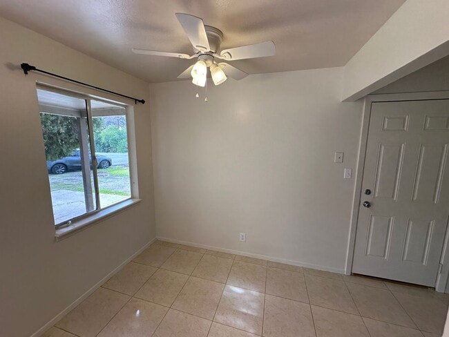 Building Photo - 3120 Alder Way